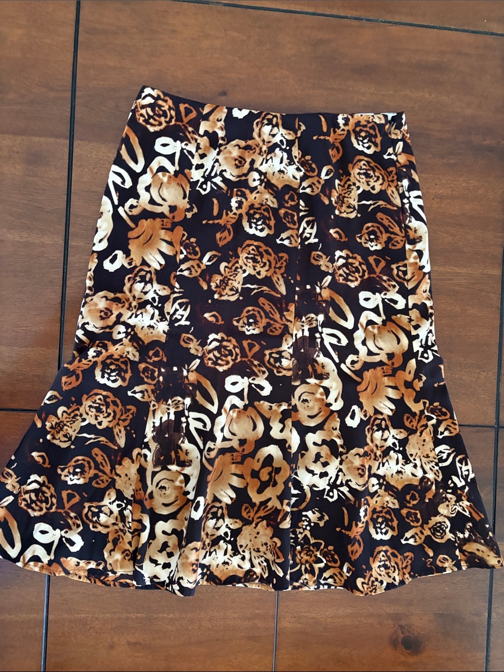 Jones Wear by Jones New York. Floral Midi Flair Skirt in Black, Browns and Cream